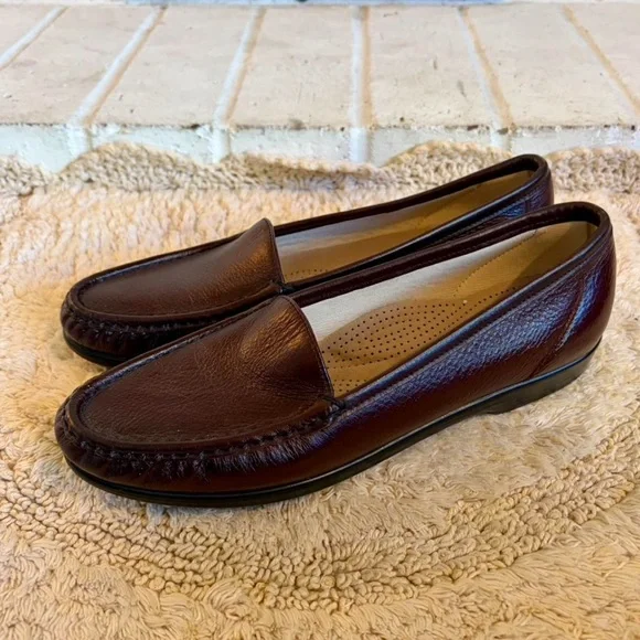 SAS Women's Leather Slip-On Loafers - Picture 3 of 5